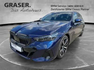Gebraucht BMW 520 M Sport 197 PS (144 kW) 2024 Blau Kombi