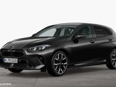 Gebraucht BMW 120 M Sport 156 PS (114 kW) 2025 Saphirschwarz Kleinwagen