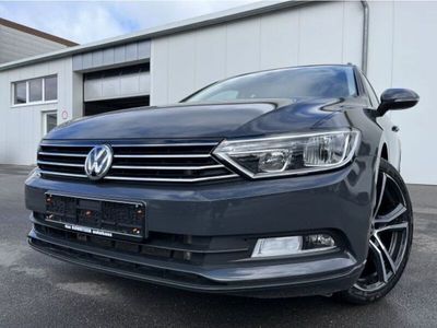 gebraucht VW Passat Variant 2.0 TDI R-Line Optik AHK Navi ACC SHZ Klima