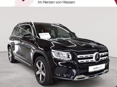 Mercedes GLB220