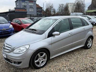 Gebraucht Mercedes B180 109 PS (80 kW) 2008 Silber Van / Kleinbus