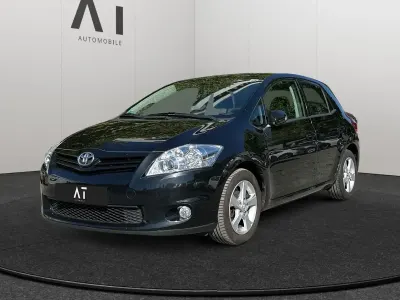 Gebraucht Toyota Auris Basis 99 PS (72 kW) 2012 Schwarz Kleinwagen