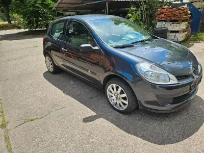 Gebraucht Renault Clio II Dynamique 88 PS (64 kW) 2006 Schwarz Limousine