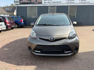 Usata Toyota Aygo Cool 68 CV (50 kW) 2013 Marrone Utilitaria