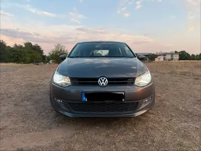 Gebraucht VW Polo 90 PS (66 kW) 2011 Grau Kleinwagen
