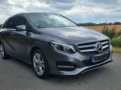 Mercedes B220