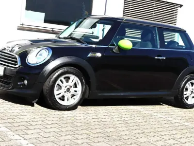 Gebraucht Mini ONE Salt 98 PS (72 kW) 2013 Midnight black metallic Kleinwagen