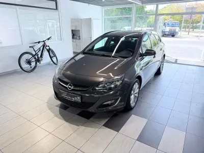 Gebraucht Opel Astra Active 120 PS (88 kW) 2013 Grau Kombi