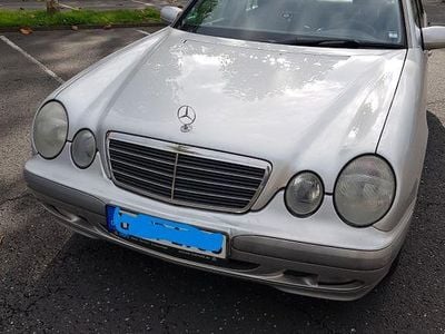 Mercedes E220