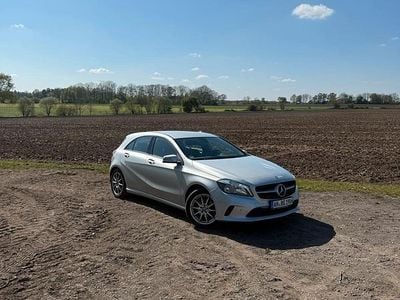 Usata Mercedes A160 90 CV (66 kW) 2017 Argento Berlina