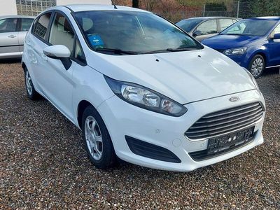 Gebraucht Ford Fiesta 95 PS (69 kW) 2013 Weiß Kleinwagen