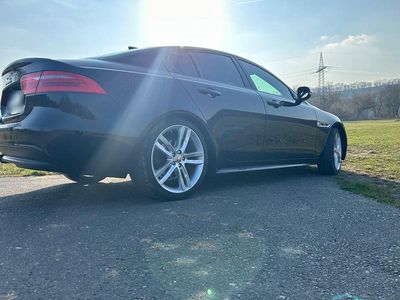 Usata Jaguar XE R 179 CV (131 kW) 2017 Nero Berlina