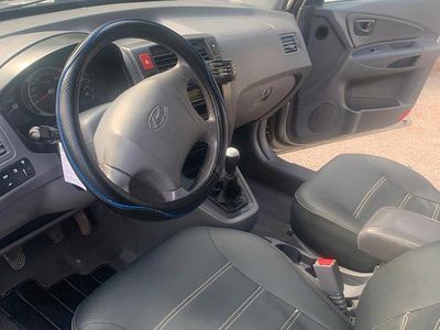Usado Hyundai Tucson 141 HP (103 kW) 2005 Prateado SUV