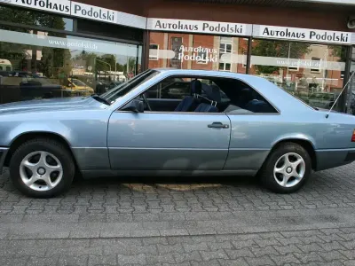 Gebraucht Mercedes 230 132 PS (97 kW) 1988 Blau Coupé