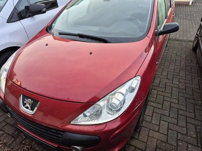 Rot Gebraucht 2005 Peugeot 307 Kombi | 1.600 € (Fairer Preis)