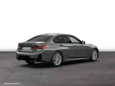 Gebraucht BMW 330 Sport Line 258 PS (189 kW) 2026 Grau Limousine
