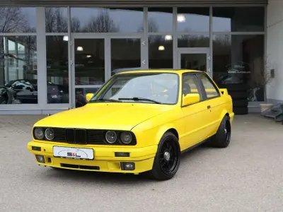 Gebraucht BMW 325 192 PS (141 kW) 1988 Gelb Limousine