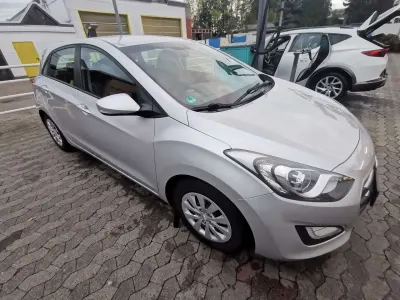 Gebraucht Hyundai i30 Intro Edition 110 PS (80 kW) 2017 Limousine