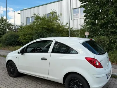 Gebraucht Opel Corsa Edition 69 PS (50 kW) 2013 Weiß Kleinwagen