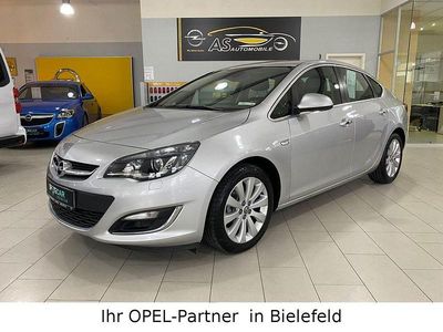 Gebraucht Opel Astra 140 PS (102 kW) 2013 Argonsilber/sovereign/switchblad (metallic) Limousine