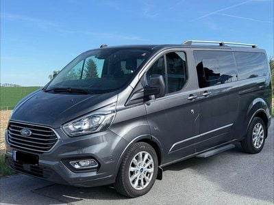 Second-hand Ford Tourneo Titanium 150 CP (110 kW) 2023 Gri Monovolum