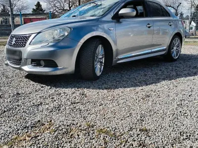 Usata Suzuki Kizashi Sport 178 CV (130 kW) 2015 Argento Berlina