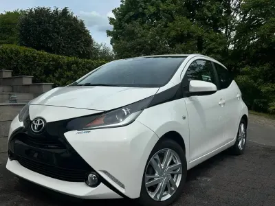 Gebraucht Toyota Aygo 69 PS (50 kW) 2017 Weiß Kleinwagen