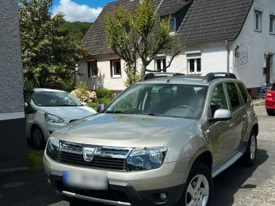 Gebraucht Dacia Duster 105 PS (77 kW) 2011 Grau SUV