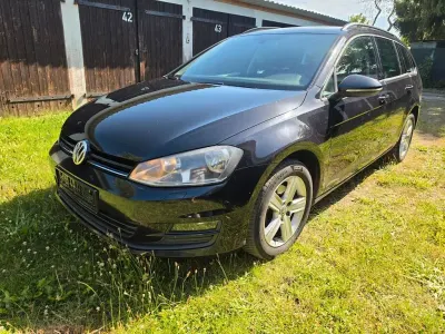 Gebraucht VW Golf VII Comfortline 105 PS (77 kW) 2013 Schwarz Kombi