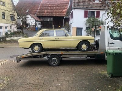 Gelb Gebraucht 1974 Mercedes W115 Limousine | 6.999 €