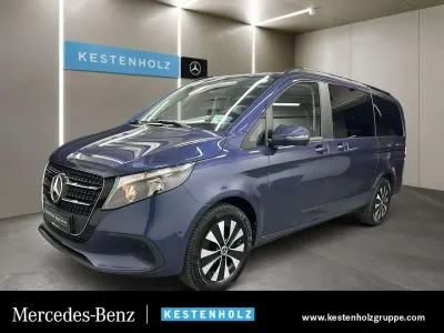 Usata Mercedes V220 163 CV (119 kW) 2024 Blu Monovolume