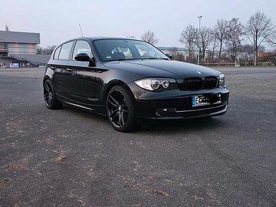 Schwarz Gebraucht 2007 BMW 118 Kleinwagen | 8.200 €