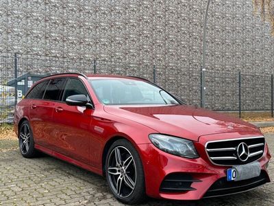 gebraucht Mercedes E200 D T AMG 9-Gang-Aut. W213 Designo-Hyacintrot Night