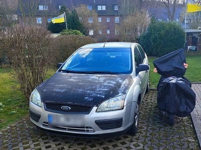 Gebraucht Ford Focus 100 PS (73 kW) 2005 Silber Limousine