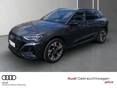 Gebraucht Audi Q8 e-tron S-Line 250 kW (340 PS) 2023 Daytonagrau perleffekt SUV