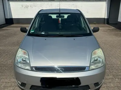 Gebraucht Ford Fiesta 60 PS (44 kW) 2002 Grau Kleinwagen