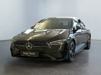 Gebraucht Mercedes CLA200 AMG 150 PS (110 kW) 2025 Schwarzlack kosmosschwarz (metallic) Coupé
