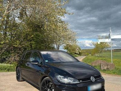 Second-hand VW Golf VII R 300 CP (220 kW) 2019 Negru Berlinǎ