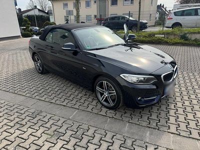 Gebraucht BMW 220 Sport Line 190 PS (139 kW) 2016 Schwarz Cabrio