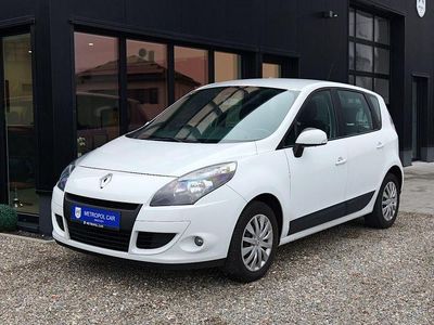 Gebraucht Renault Scénic III Authentique 110 PS (80 kW) 2011 Weiß Van / Kleinbus