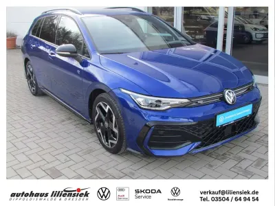 Gebraucht VW Golf VIII R-line 150 PS (110 kW) 2025 Blau Kombi
