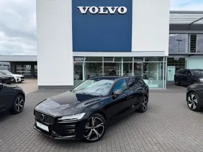 Gebraucht Volvo V60 Plus 197 PS (144 kW) 2025 Schwarz Kombi