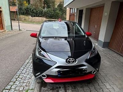 Gebraucht Toyota Aygo 69 PS (50 kW) 2017 Schwarz Kleinwagen