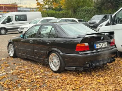 Gebraucht BMW 320 M Sport 150 PS (110 kW) 1996 Schwarz Limousine