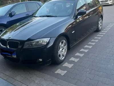 Gebraucht BMW 320 184 PS (135 kW) 2012 Schwarz Kombi