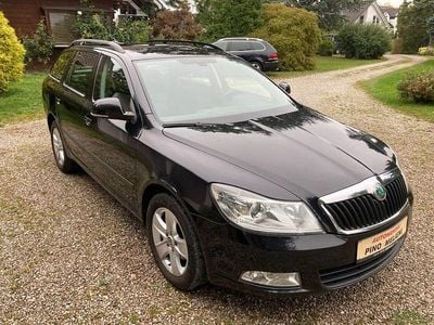 Schwarz Gebraucht 2012 Skoda Octavia Ambition Kombi | 3.799 € (Guter Preis)