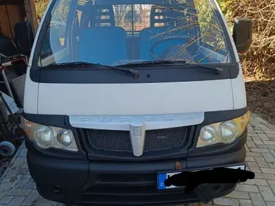 Gebraucht Piaggio Porter 65 PS (47 kW) 2010 Weiß Van / Kleinbus