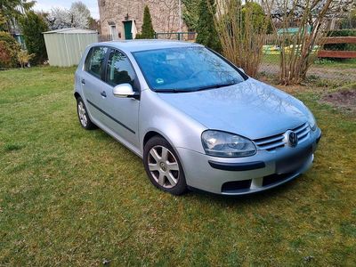 Gebraucht VW Golf V 115 PS (84 kW) 2004 Silber Kleinwagen