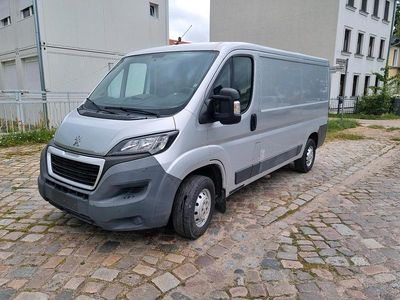 Gebraucht Peugeot Boxer 131 PS (96 kW) 2015 Grau Van