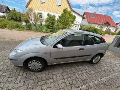 Gebraucht Ford Focus 101 PS (74 kW) 2003 Silber Limousine